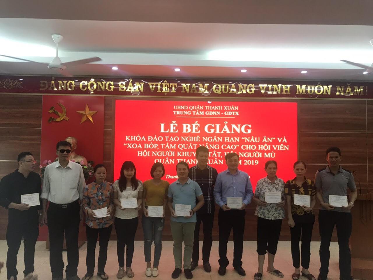 Bế giảng Lớp đào tạo nghề xoa bóp tẩm quất( Đã thực hiện)